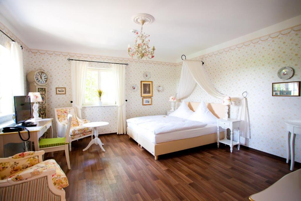 Gastwirtschaft & Hotel Hallescher Anger Наумбург Номер фото