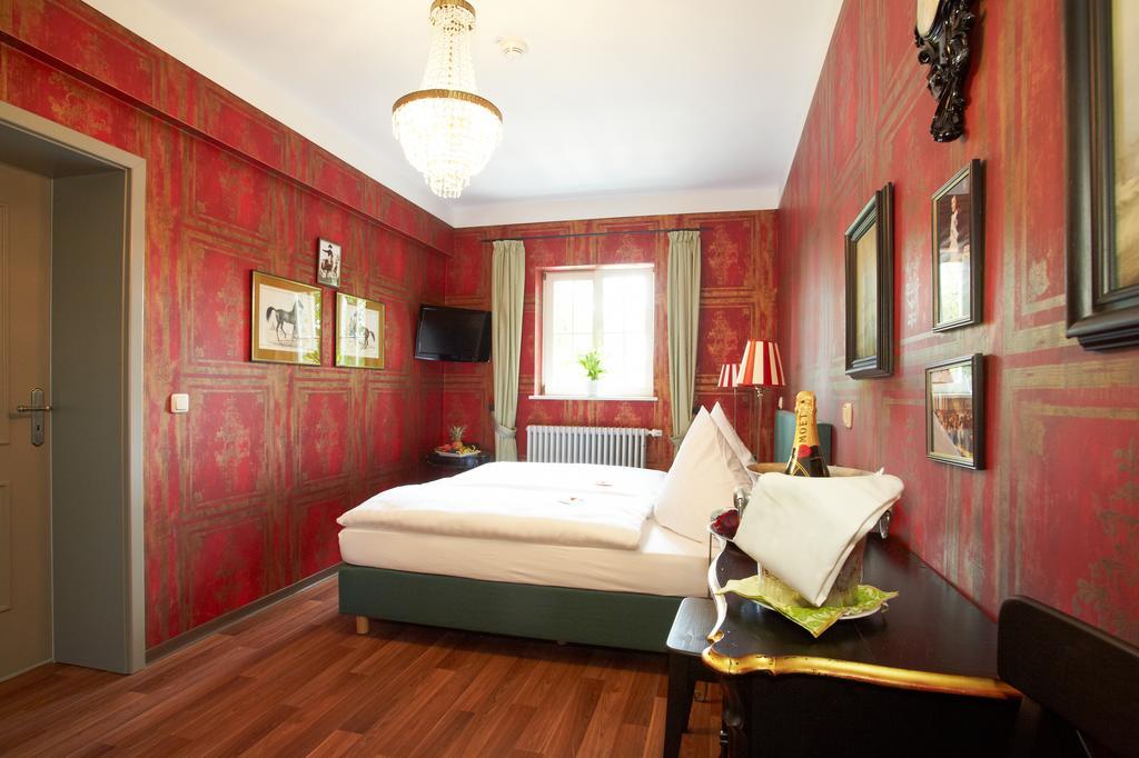 Gastwirtschaft & Hotel Hallescher Anger Наумбург Экстерьер фото